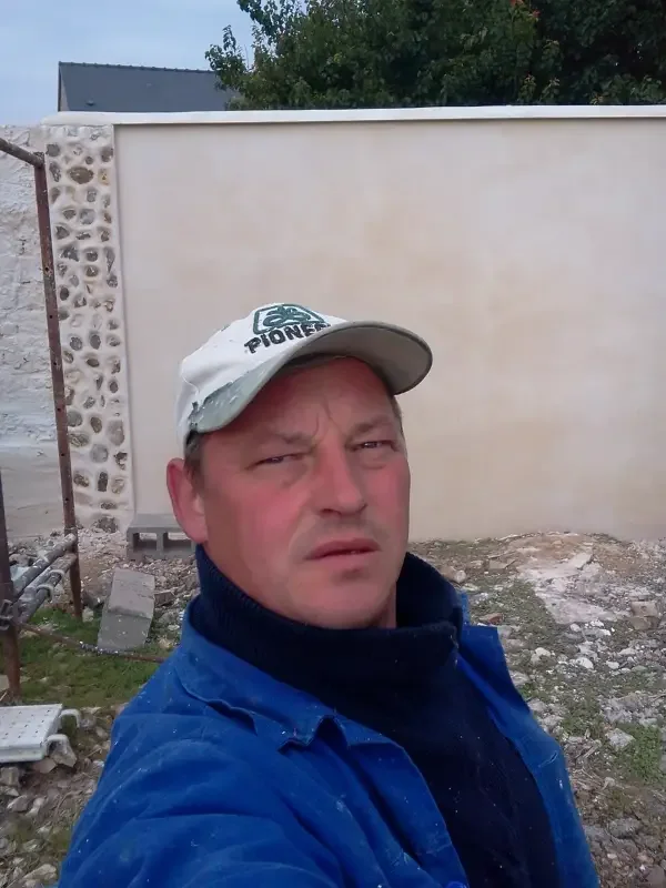 Prace przy murach, bramie i kominie — zdjęcie 13
