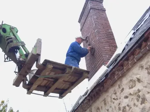Prace przy murach, bramie i kominie — zdjęcie 32